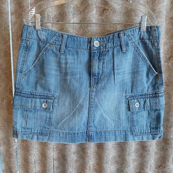Old Navy Dresses & Skirts - Lt denim Old Navy miniskirt size 12